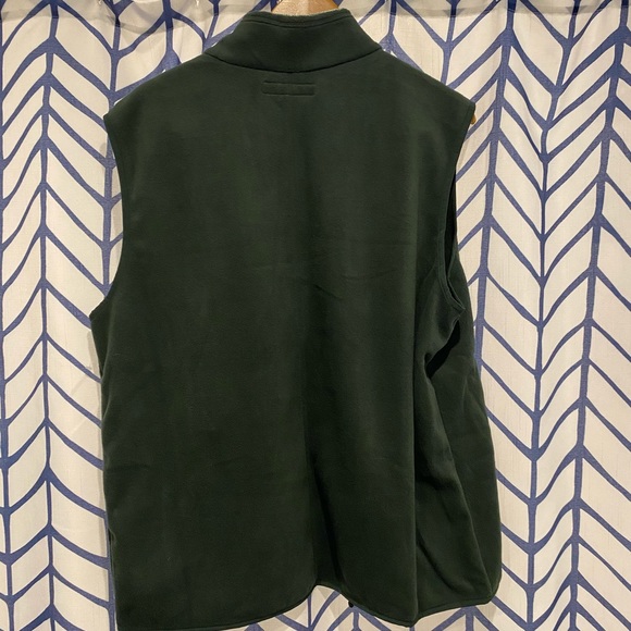 Generic Men’s Green Fleece Vest - Picture 3 of 5